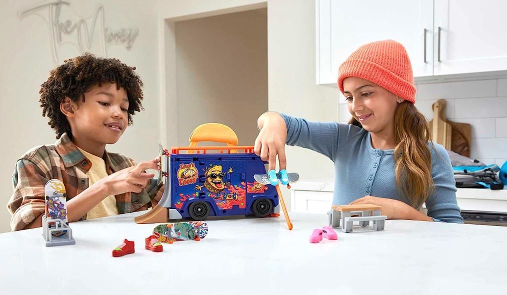 Hot Wheels Skate Taco Truck Play Case (HMK00)