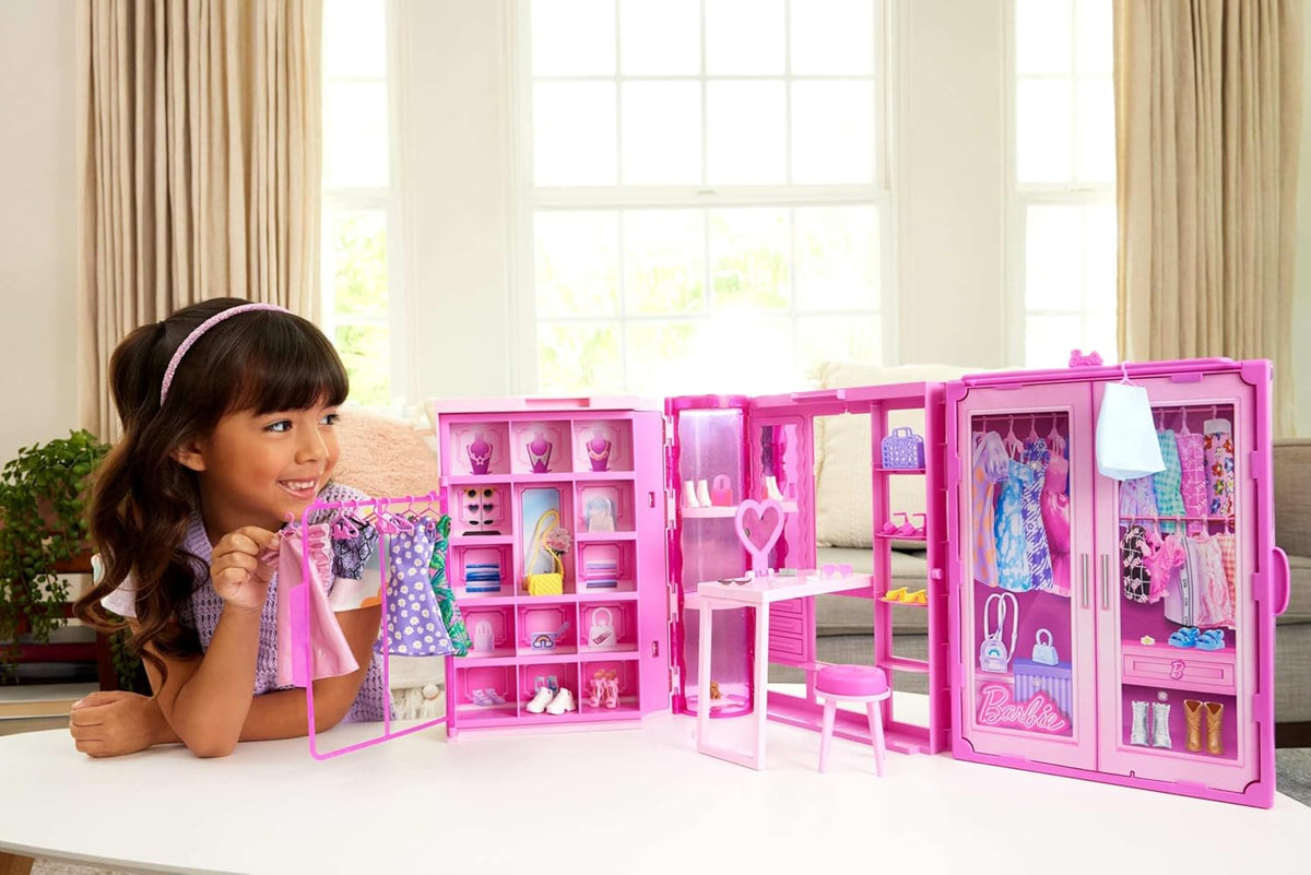 Mattel Barbie: Omara - Fold & Go (HXD59)