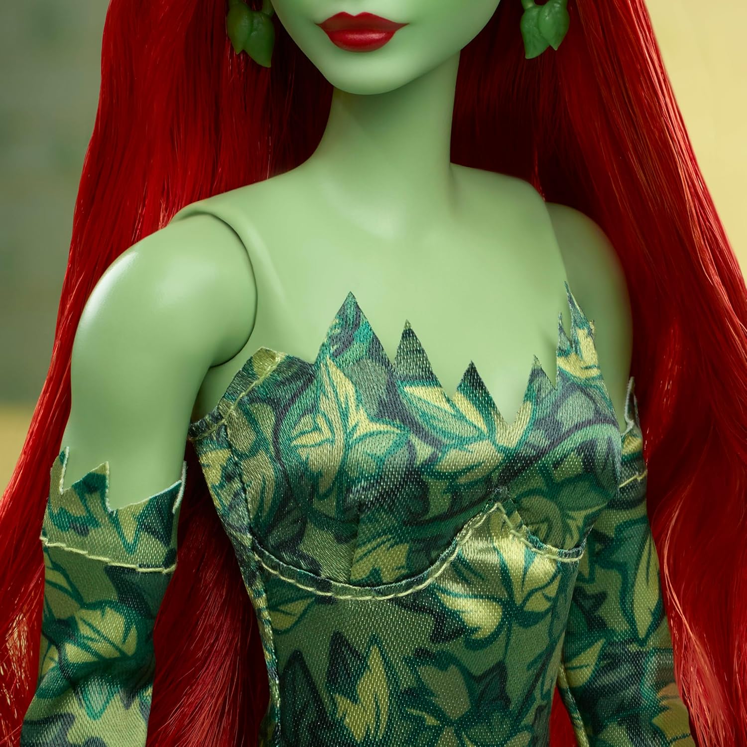 Mattel Barbie Signature DC: Batman 85 rokov - bábika Poison Ivy (HRM51)